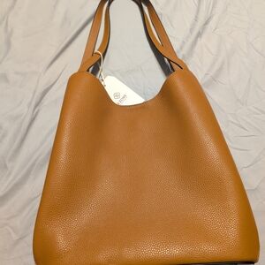 Stylish Tan Leather Tote Bag